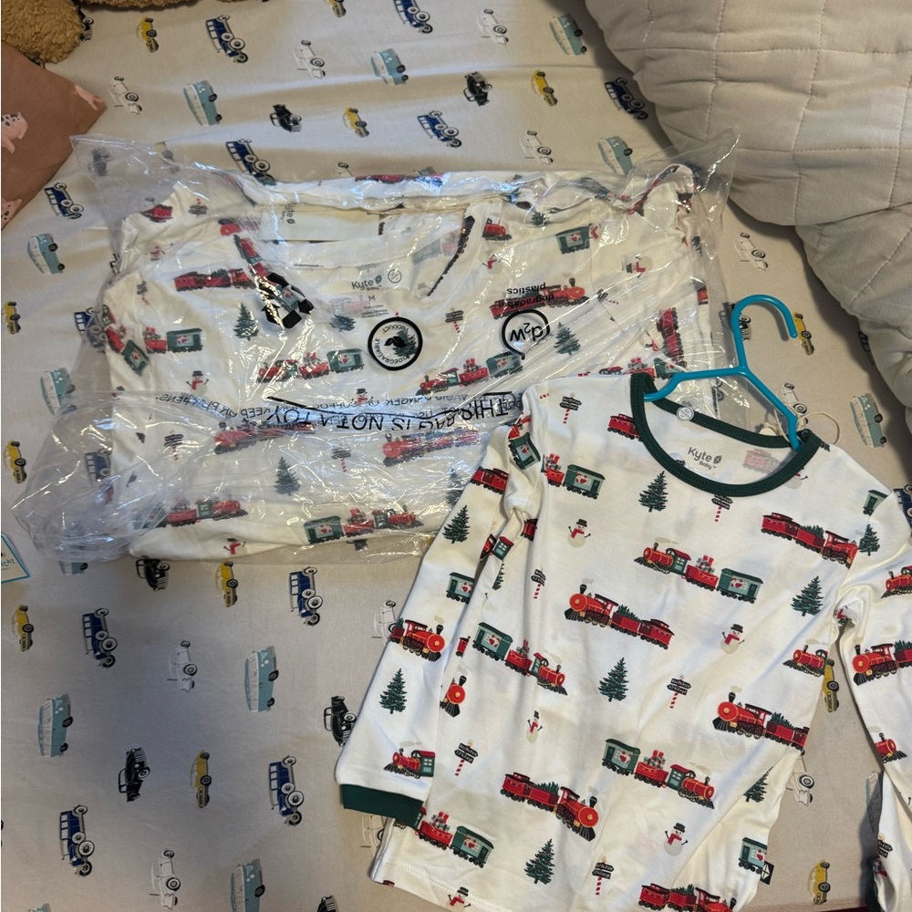 Kyte Holiday Train Pajama Set - Red and Green